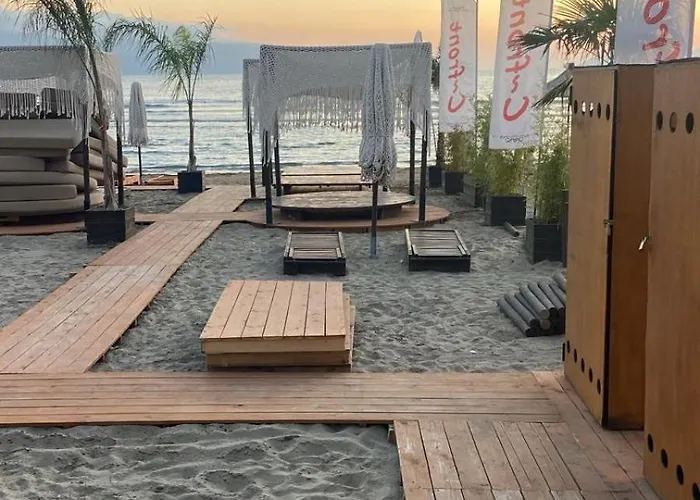 Apartment Away From ! *